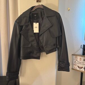 7 for all Mankind cropped faux leather jacket - M - NWT - navy blue